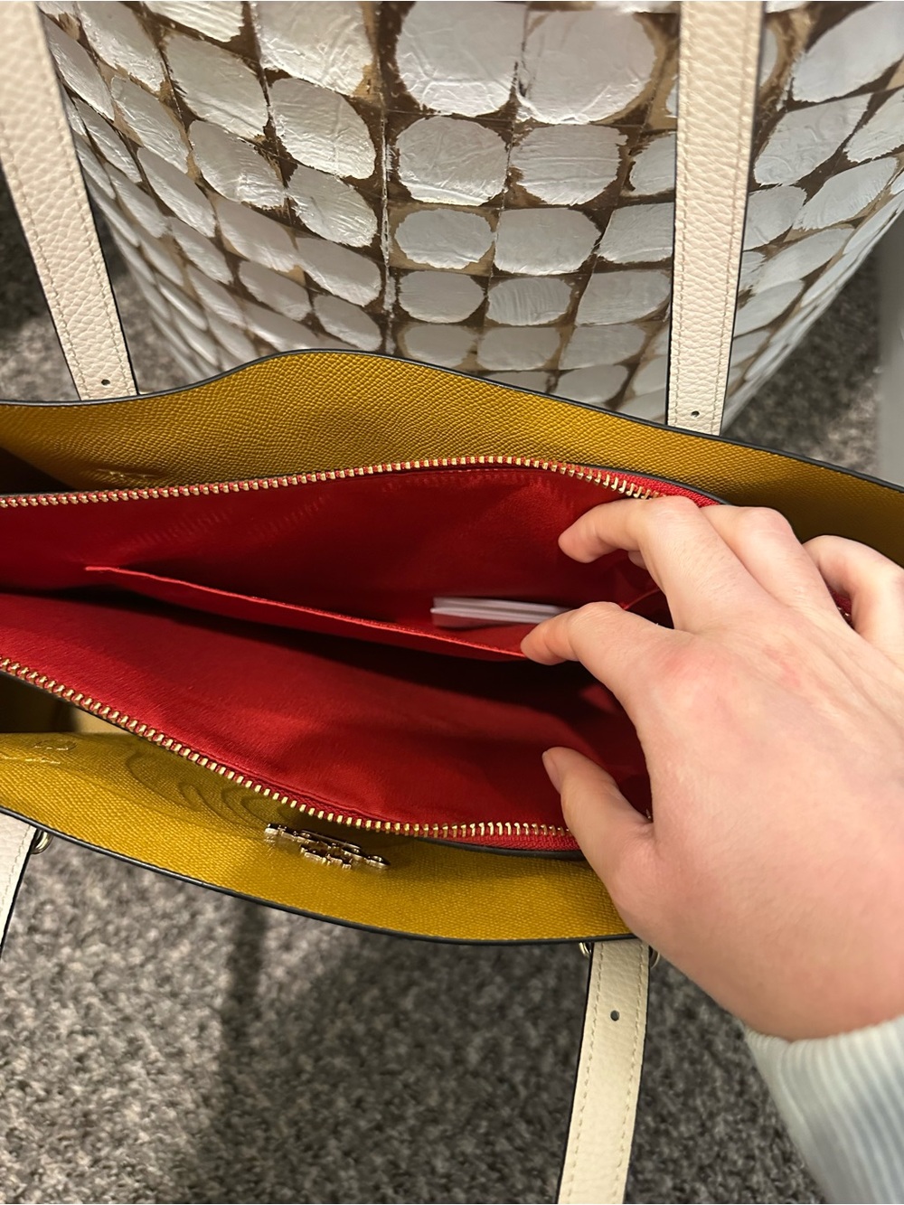 Coach x Keith Haring Mollie Tote - Picture 4 of 5